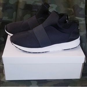 Steve Madden Hueber Slip on Sneaker